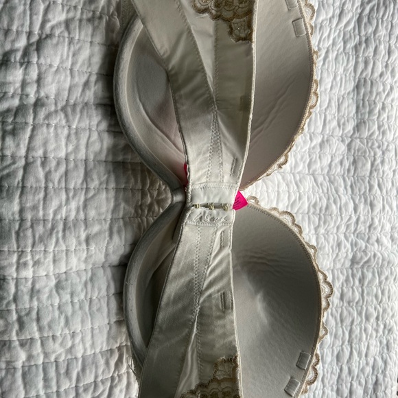 Strapless bra with light gold details - Picture 2 of 3